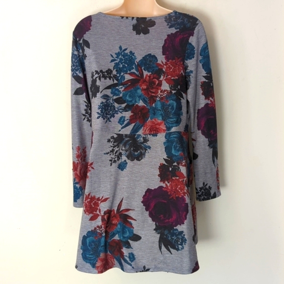 Chicos Petite Rose-Print Button-Sleeve Tunic - Picture 7 of 16